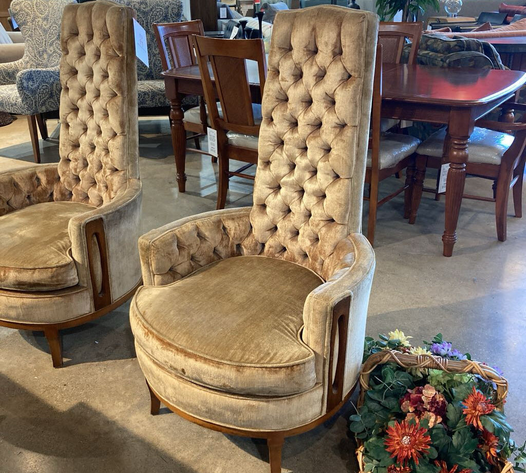 Vintage Hollywood Regency Highback Tufted Velvet CHAIR Almond 27Wx27Dx47H