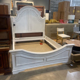 QUEEN Magnolia Manor Distressed BEDS White 68Wx92Dx69H