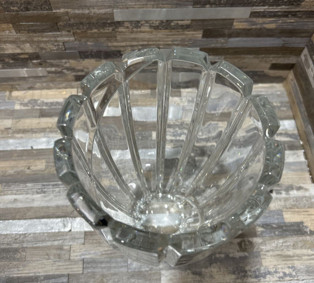 Vertical Cut Glass Vase ACCESSORIES 5d8.5h