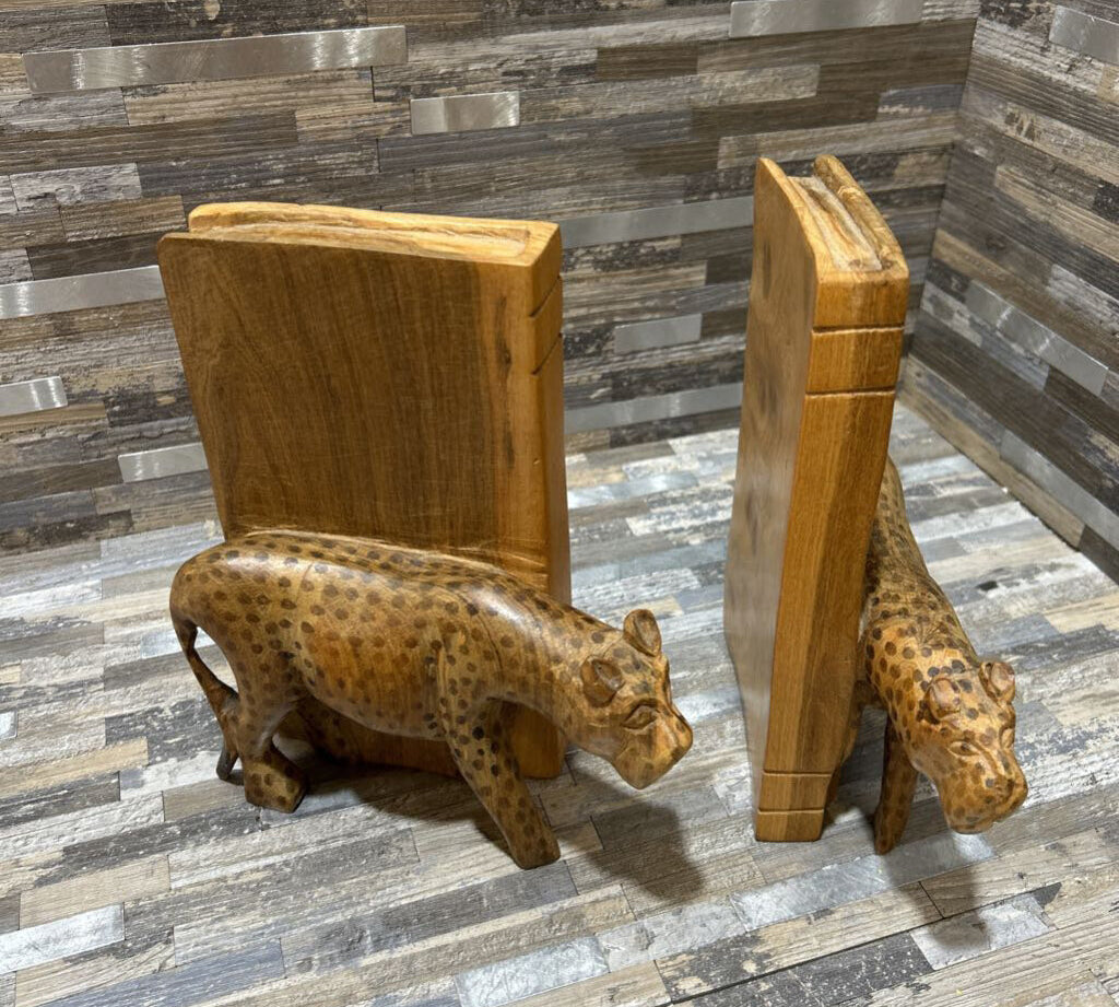 2pc Set Carved Wooden Bookends ACCESSORIES 5w2.5d8h