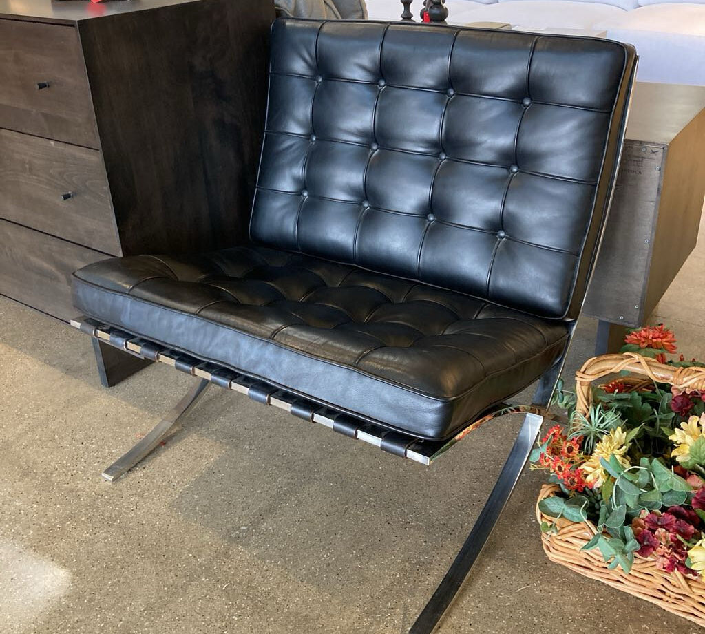 Knoll Barcelona Chair LOUNGE CHAIRS Black 31w30d30h