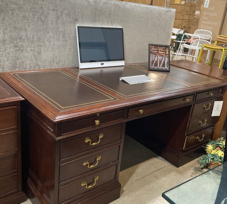 Sligh Furniture Executive Desk w/ Leather Bound Top Gold Leaf DESKS 72w36d30h