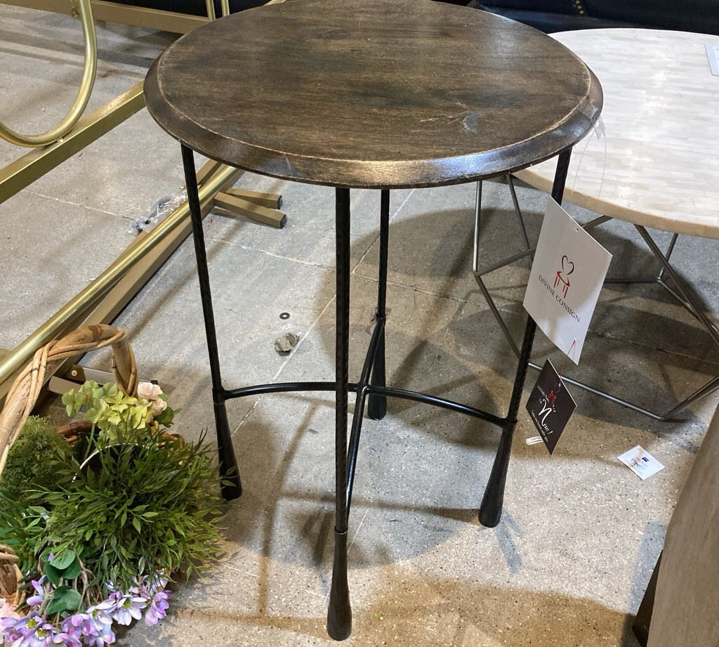 Bastion Sculptural Base END/SIDE TABLE 17d28h
