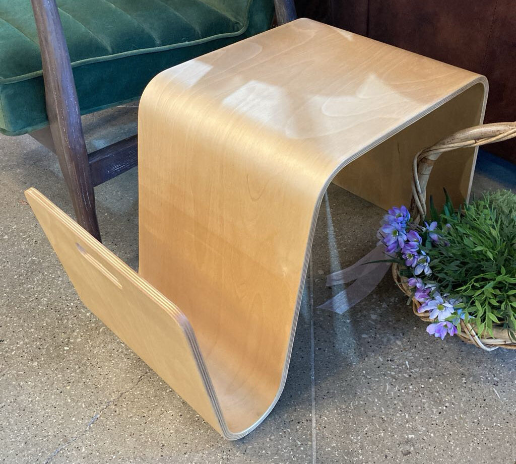 Offi Mag Table FURNITURE 14w25d16h