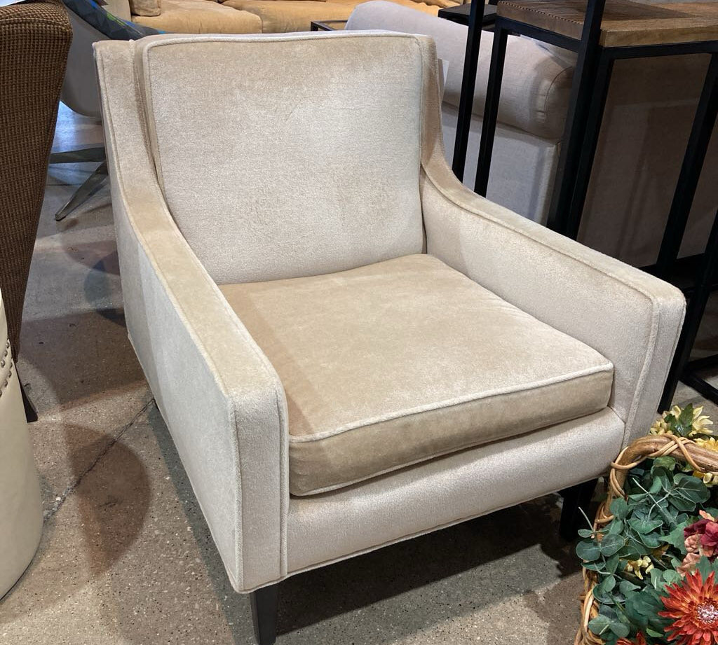 Modern Mohair Armchair LOUNGE CHAIRS Beige 27.5w30d29h