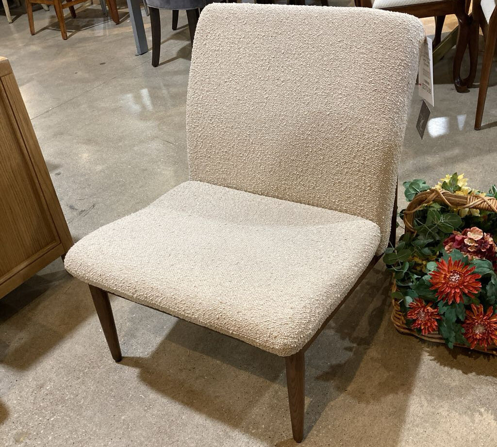 Burrow Gimlet Chair LOUNGE CHAIRS Oatmeal-Performance Boucle 25w29d29h