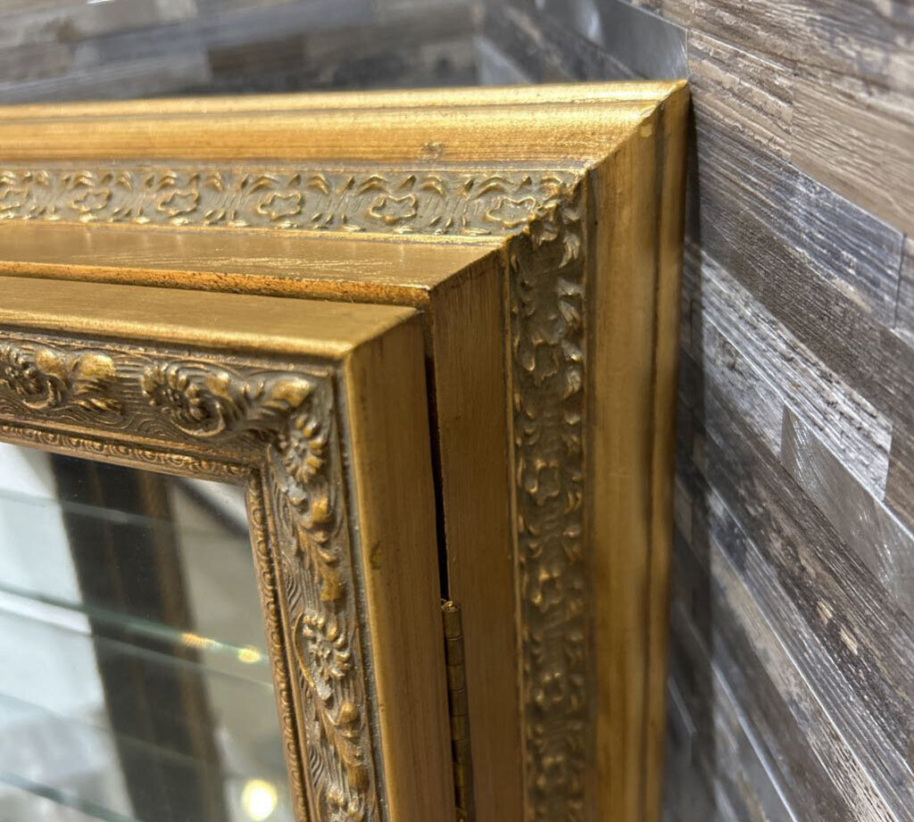 Gilded Wall Display Case GIFT 22x25