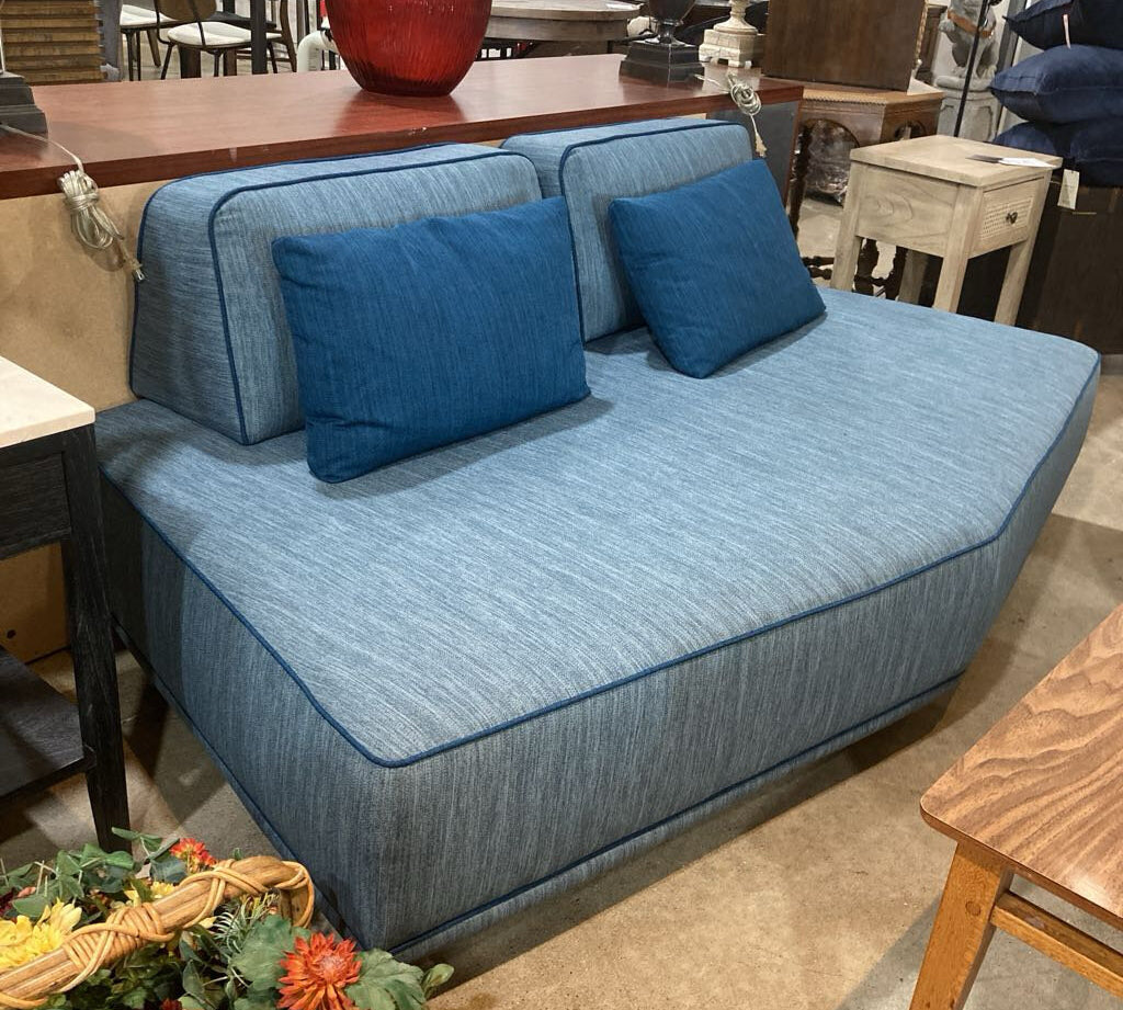 Modular Fabric Daybed w/ Contrast Piping SOFA 77w44d29h
