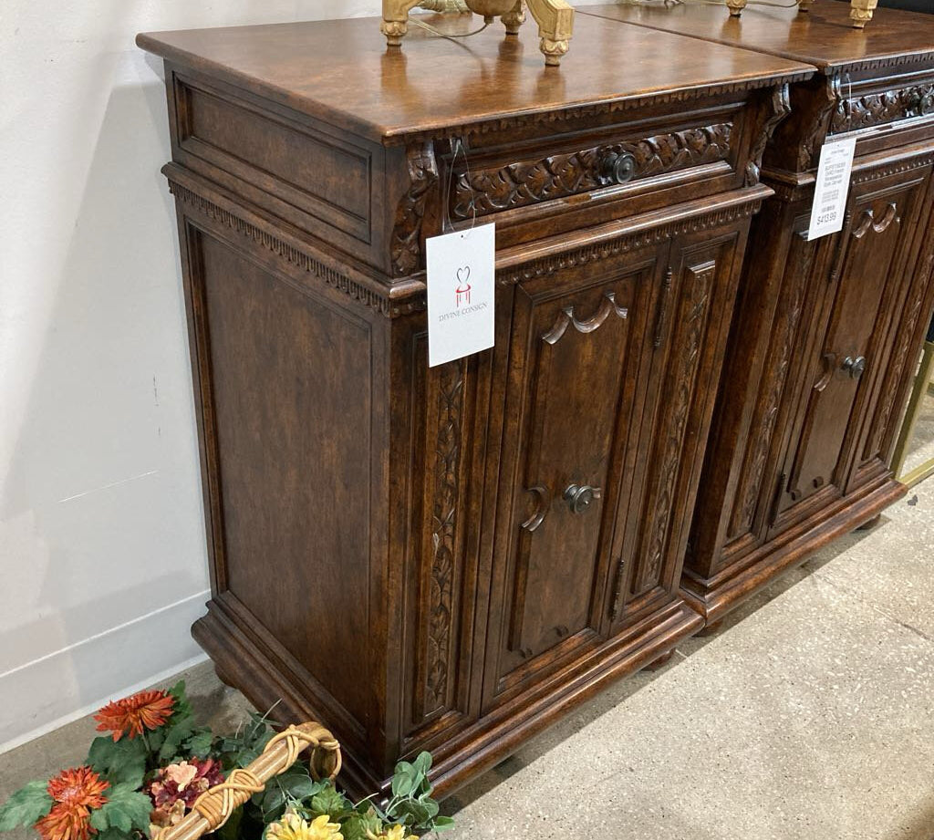 French Renaissance Style Carved Oak BUFFET/SIDEBOARD 30w22d44h