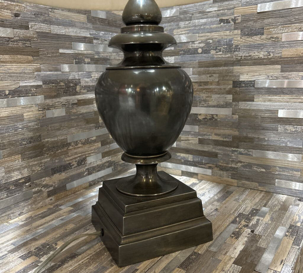 Mid Century Figural Pedestal Metal Lamp w/ Pleated Shade TABLE LAMP 18d28h