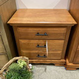 Vaughan Bassett Solid Oak 2-Drawer NIGHTSTAND 26w16d26h