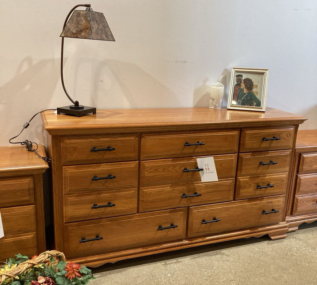 Vaughan Bassett Solid Oak 8-Drawer DRESSERS/CHESTS 64w18d35h