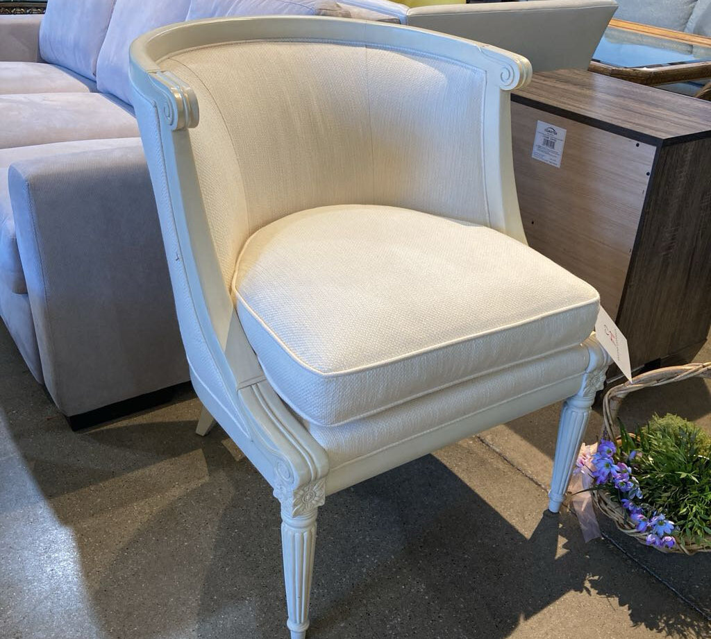 Hickory Chair Louis XVI Style Barrel Back CHAIR Off White 26Wx27Dx34H