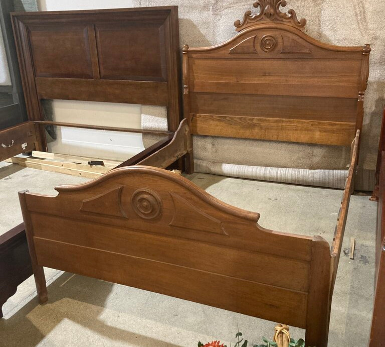 Walnut Victorian Full Bed BEDS 54w78d58h
