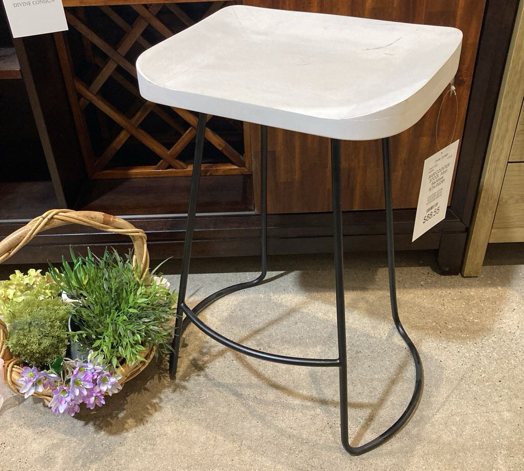 Alton Backless BAR/COUNTER STOOL 16.5w13d26h