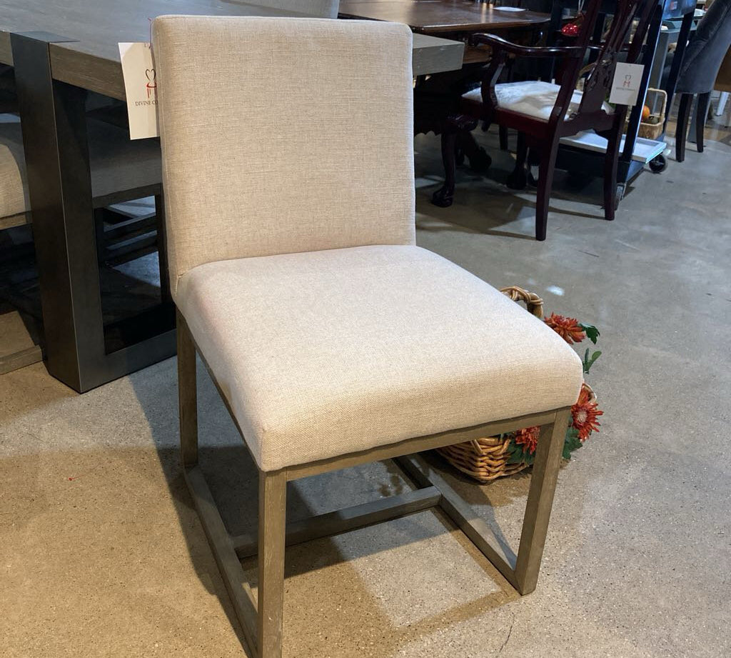 Universal Furniture Modern Carter Linen w/ Ribbed Backing DINING CHAIRS Gray 20Wx25Dx34H