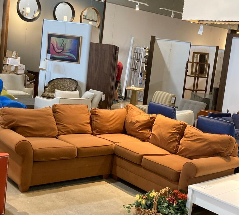 Ethan Allen Traditional Fabric L-Shape Roll-Arm SECTIONAL Terracotta 88w88d30h