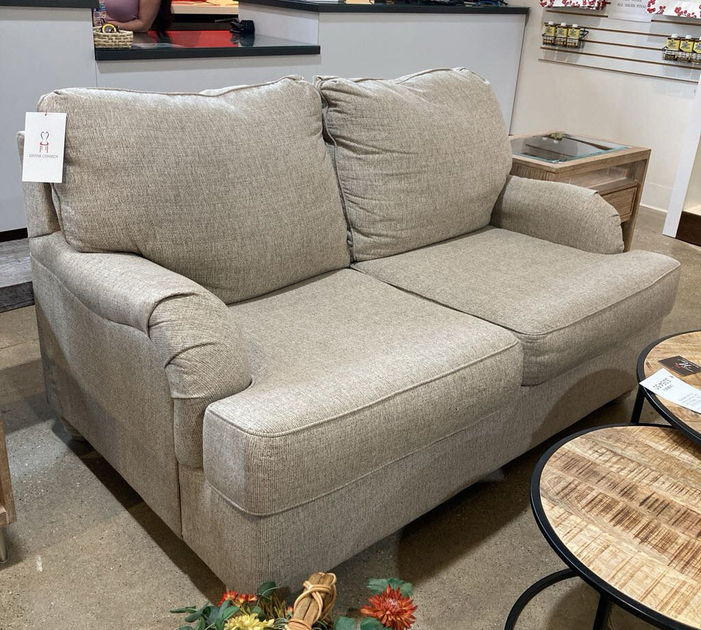2-Seat Fabric Curve Arm LOVE SEAT 64w40d39h