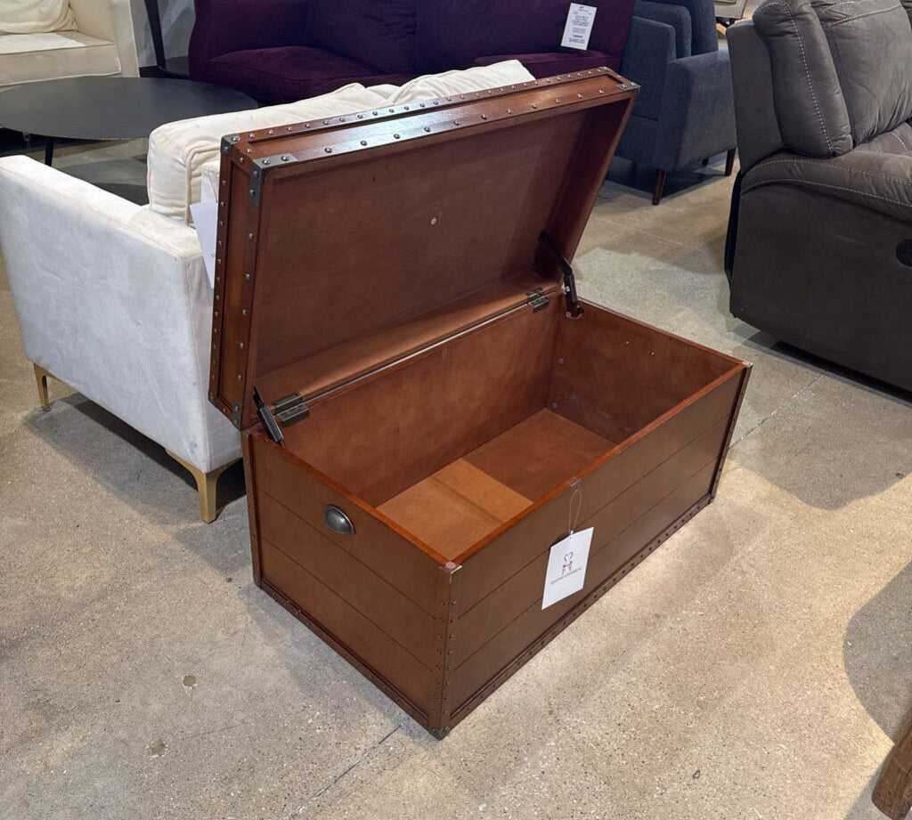 Steamer Trunk COFFEE/COCKTAIL TABLE 67.5w20d19h