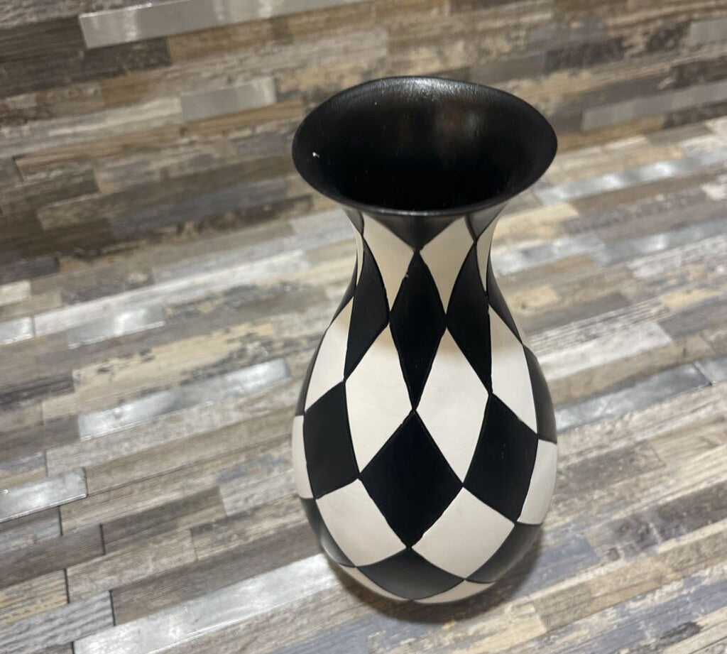 Harlequin Pattern Vase ACCESSORIES 3.5Wx7H