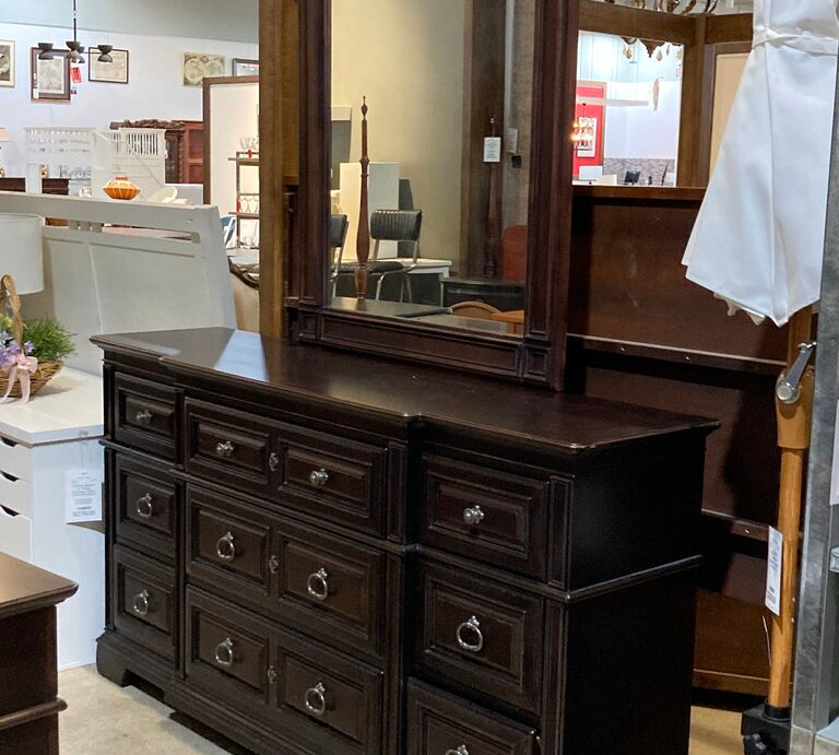 Universal Furniture Park Hill 9-Drawer w/ Mirror DRESSERS/CHESTS 72w19d86h