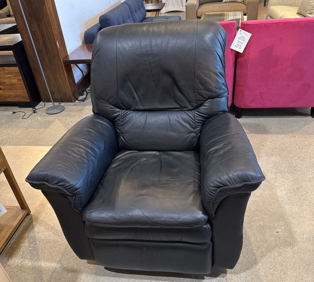 La-Z-Boy Genuine Leather Manual Recliner RECLINERS Black 38w30d42h