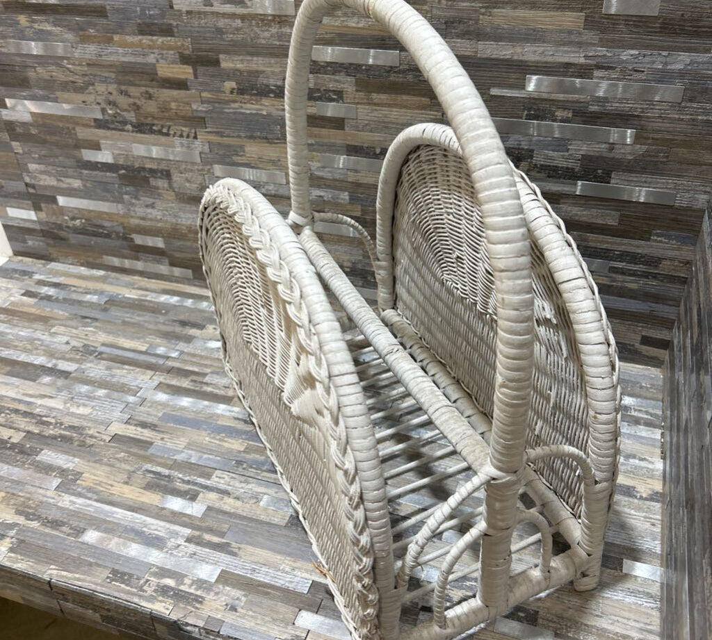 Double Compartment Wicker Magazine Rack ACCESSORIES White 16w9d18h