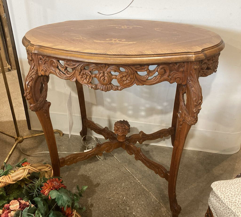 French Louis XV Carved Oval Accent Table FURNITURE 32w23d30h