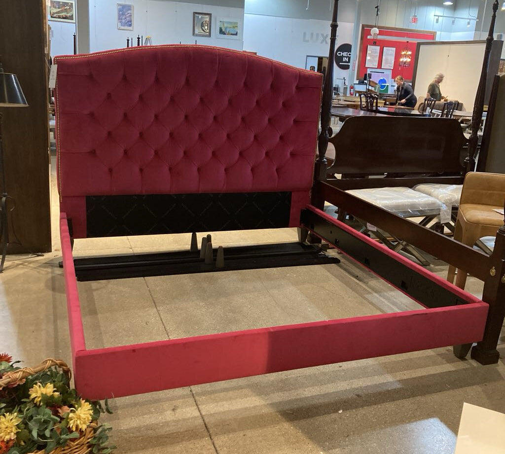 Ethan Allen Arched Tufted Velvet King Bed BEDS Pink 80w86d62h