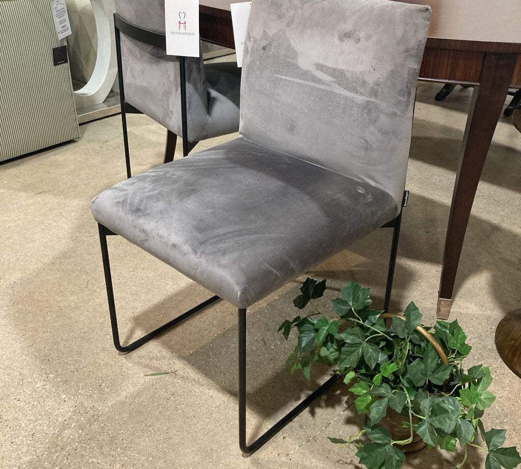 Calligaris Gala Plush DINING CHAIRS Grey 19Wx23Dx33H