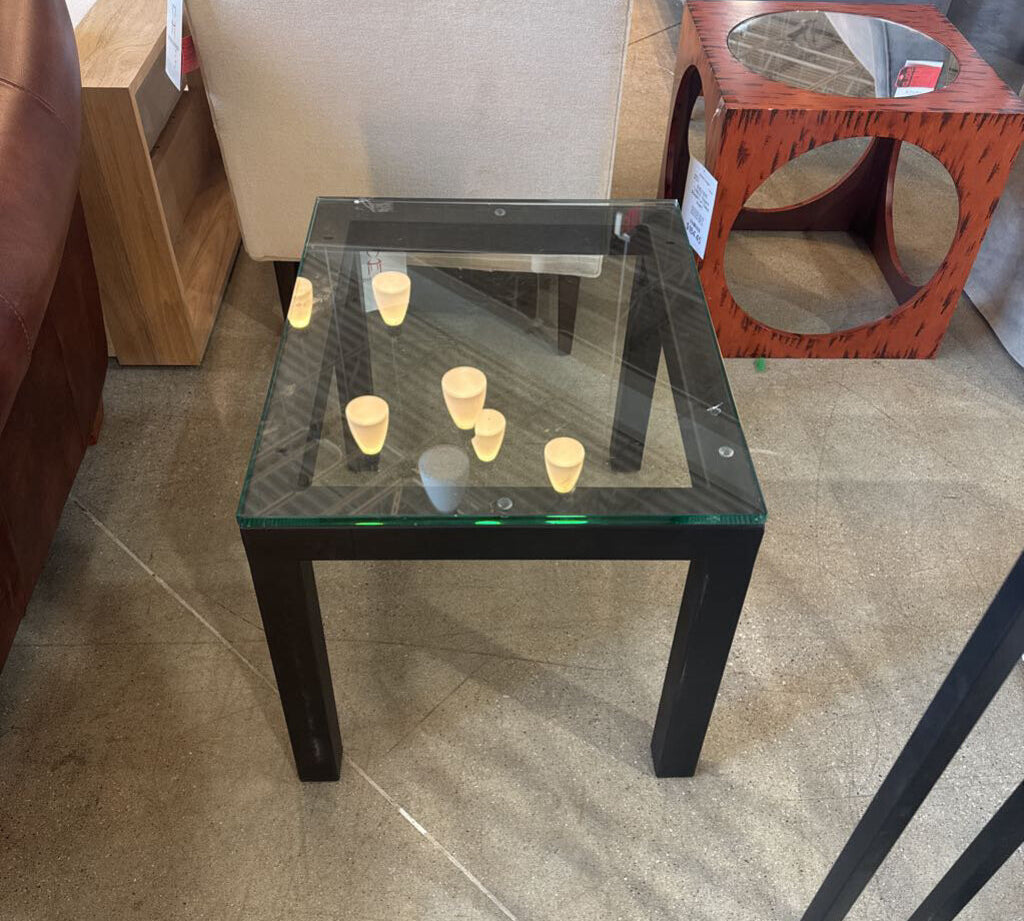 Crate & Barrel Metal Parsons Rectangular Glass Top SIDE TABLE 24Wx20Dx20H