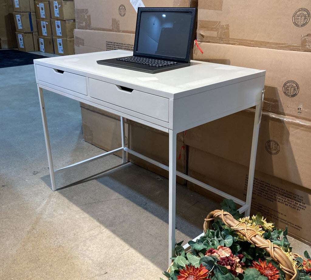 Belka 2-Drawer DESKS 40w22d31h