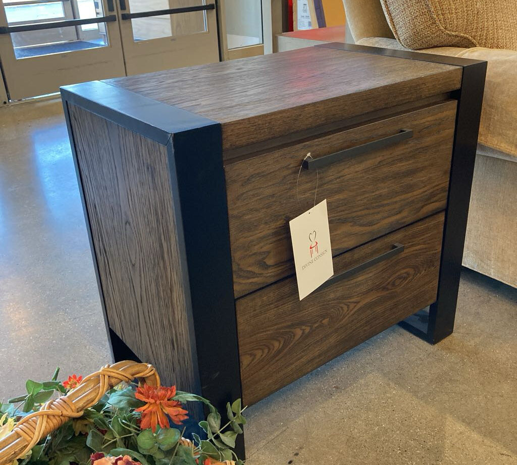 Dalsanto 2-Drawer NIGHTSTAND 28w17d26h