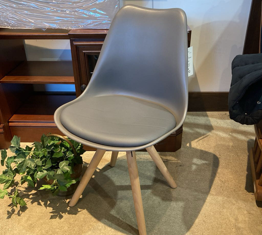 Taka Side Chair DINING CHAIRS Gray 19w17d32h