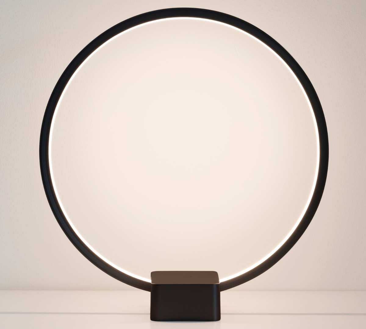 Circle Table Lamp