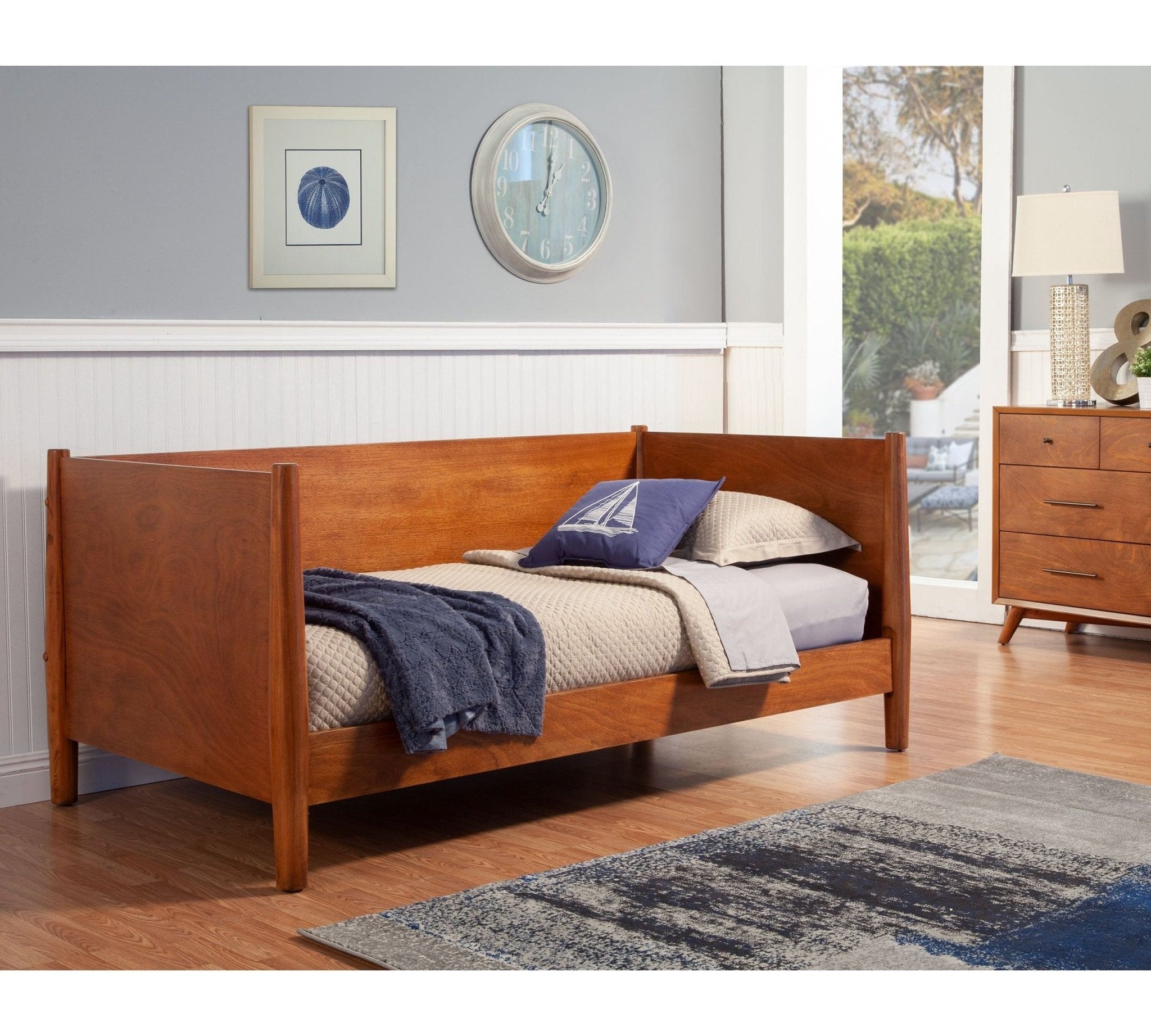 Flynn Day Bed, Chestnut